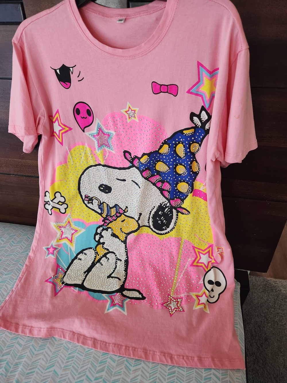 Oversized Pink Snoopy Graphic Tee with Party Hat